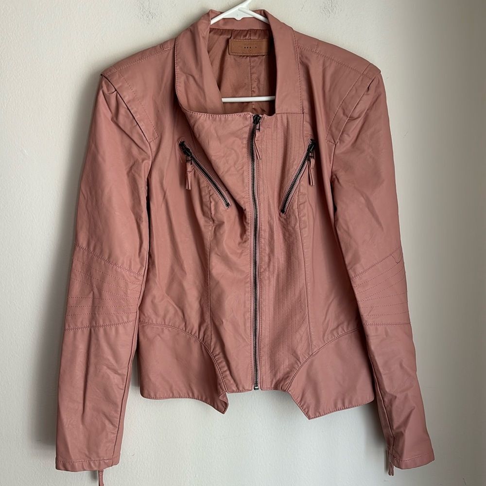 BLANK NYC Women blush pink Moto faux leather jacket size medium GUC!